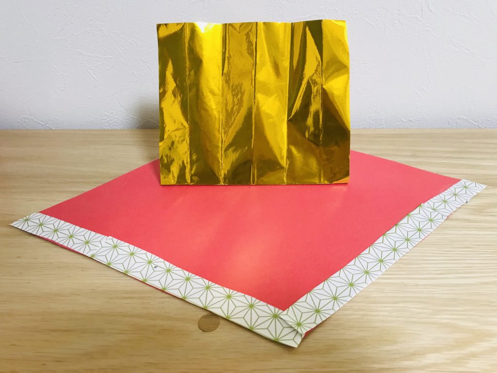 折り紙で金屏風